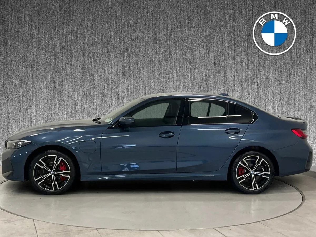 BMW 3-Series 330e PHEV M Sport Saloon IMMEDIATE DE - Image 4