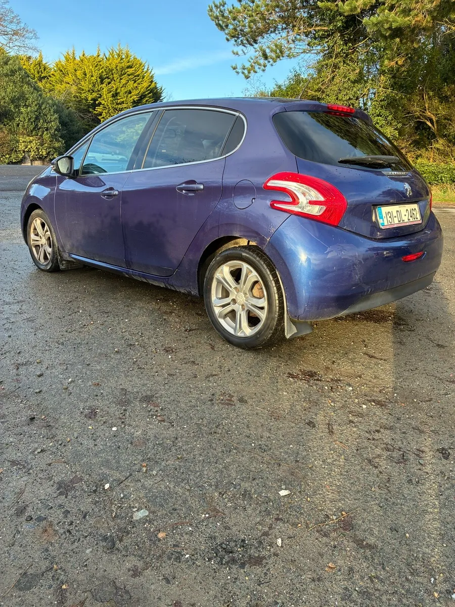 Peugeot 208 - Image 4