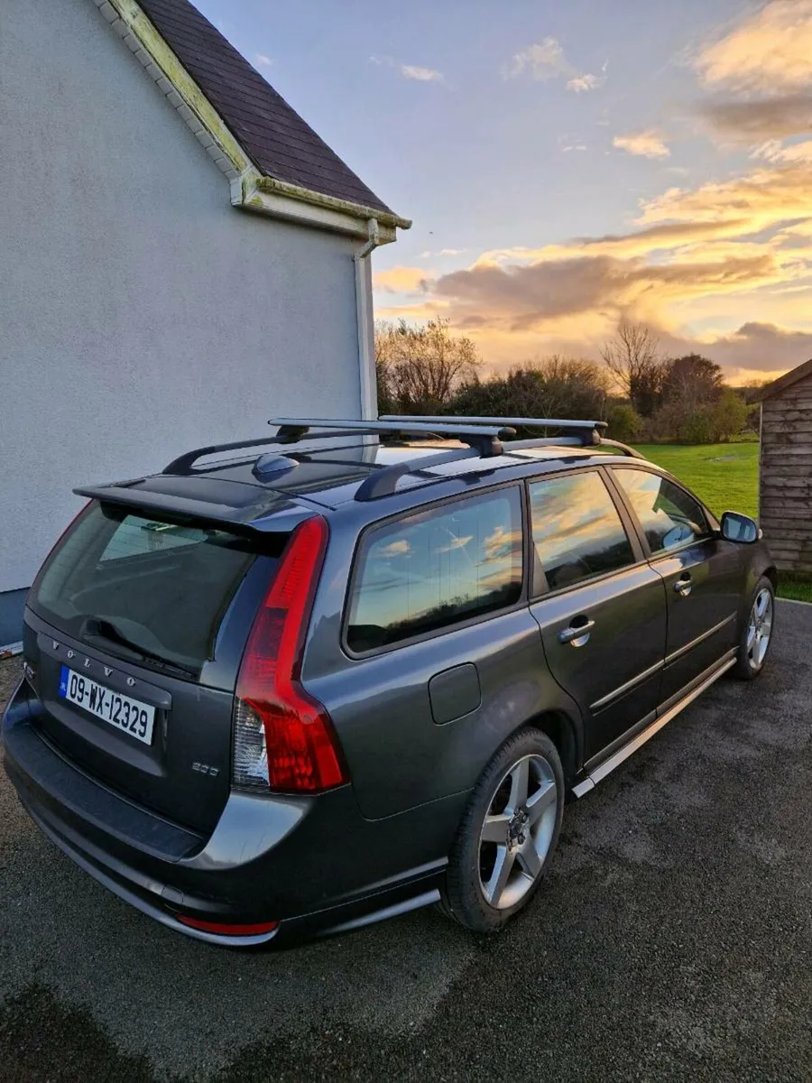 Volvo V50 R-Design - Image 2