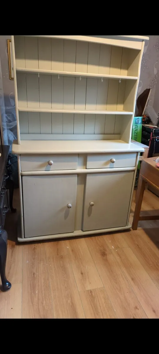 Kitchen dresser