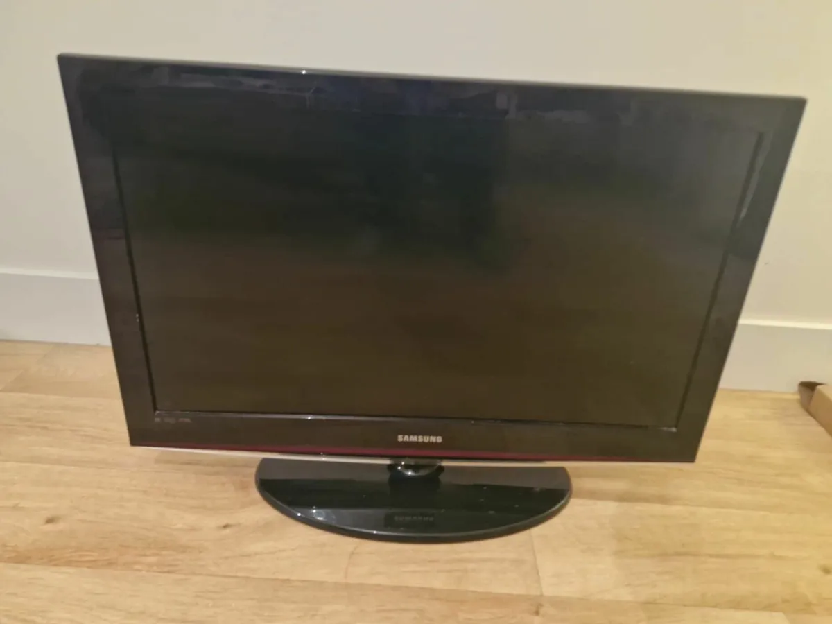 Samsung model LE32C450E1W - Image 1