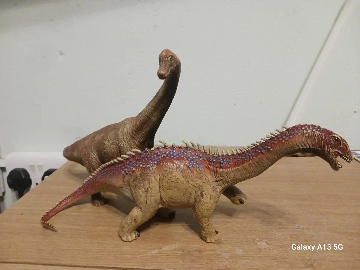 Toy dinasaur - Image 3