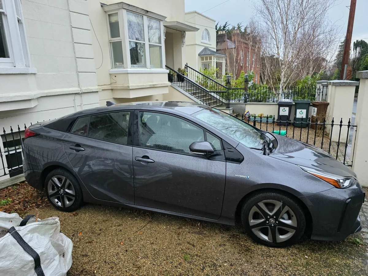 Toyota Prius Hybrid 2020 - Image 2