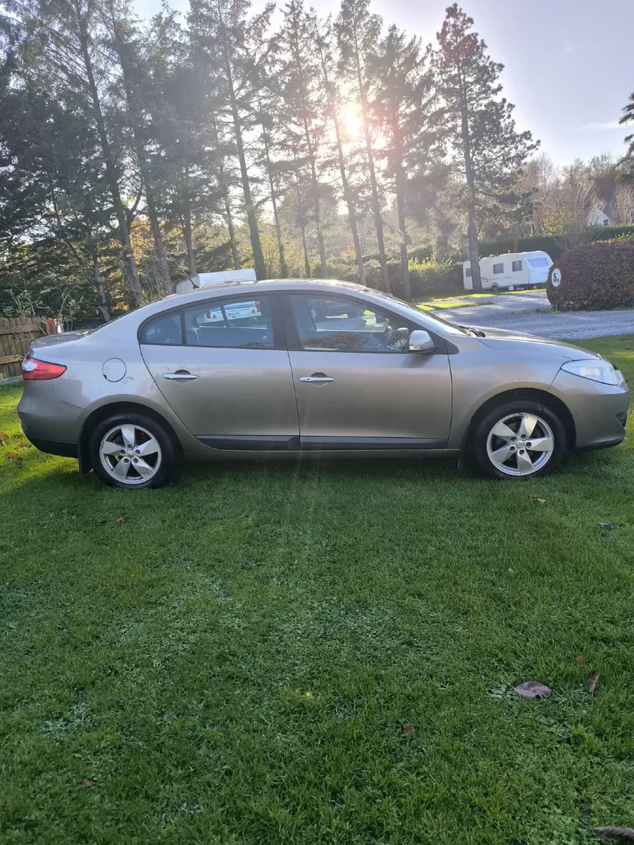 Renault Fluence 2012 - Image 2