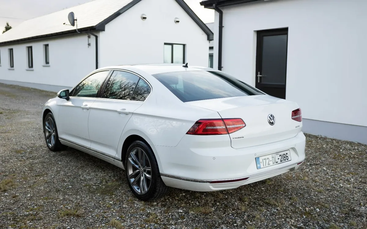 Volkswagen Passat 2017 GT 2.0 - Image 3