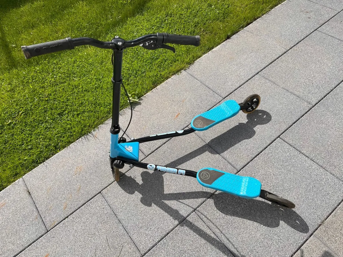 Double 3 Wheel Folding Self Propelled Scooter Blue