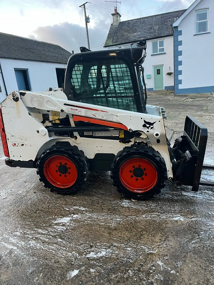 Bobcat skid steer - Image 1