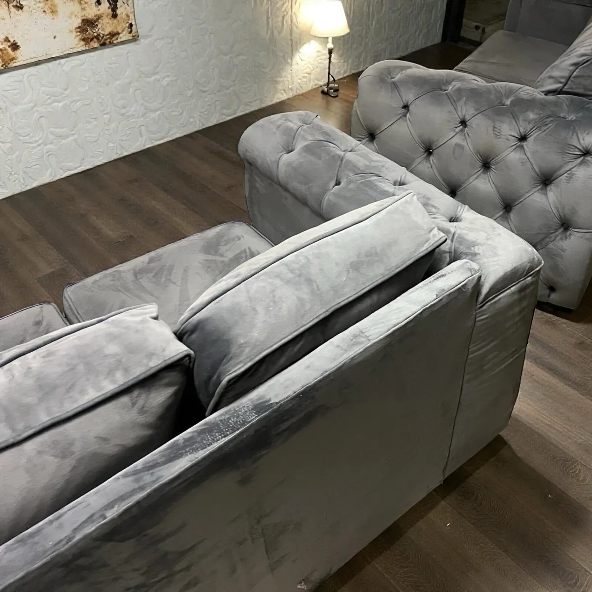 Grey 3+2 chesterfield sofa set - Image 4
