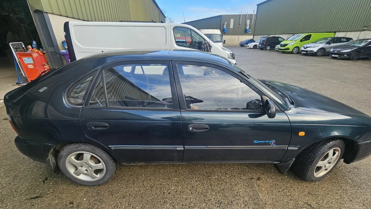 Toyota Corolla 1995 - Image 2
