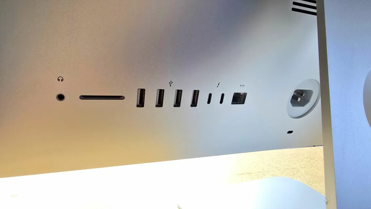 Apple iMac 4k 2019 21.5" I3-8100 16GB RAM 512SSD - Image 2