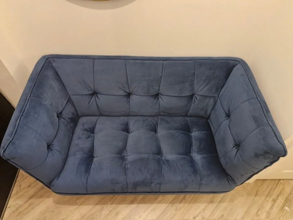2 seater sofa for sale 500 euro - Image 1