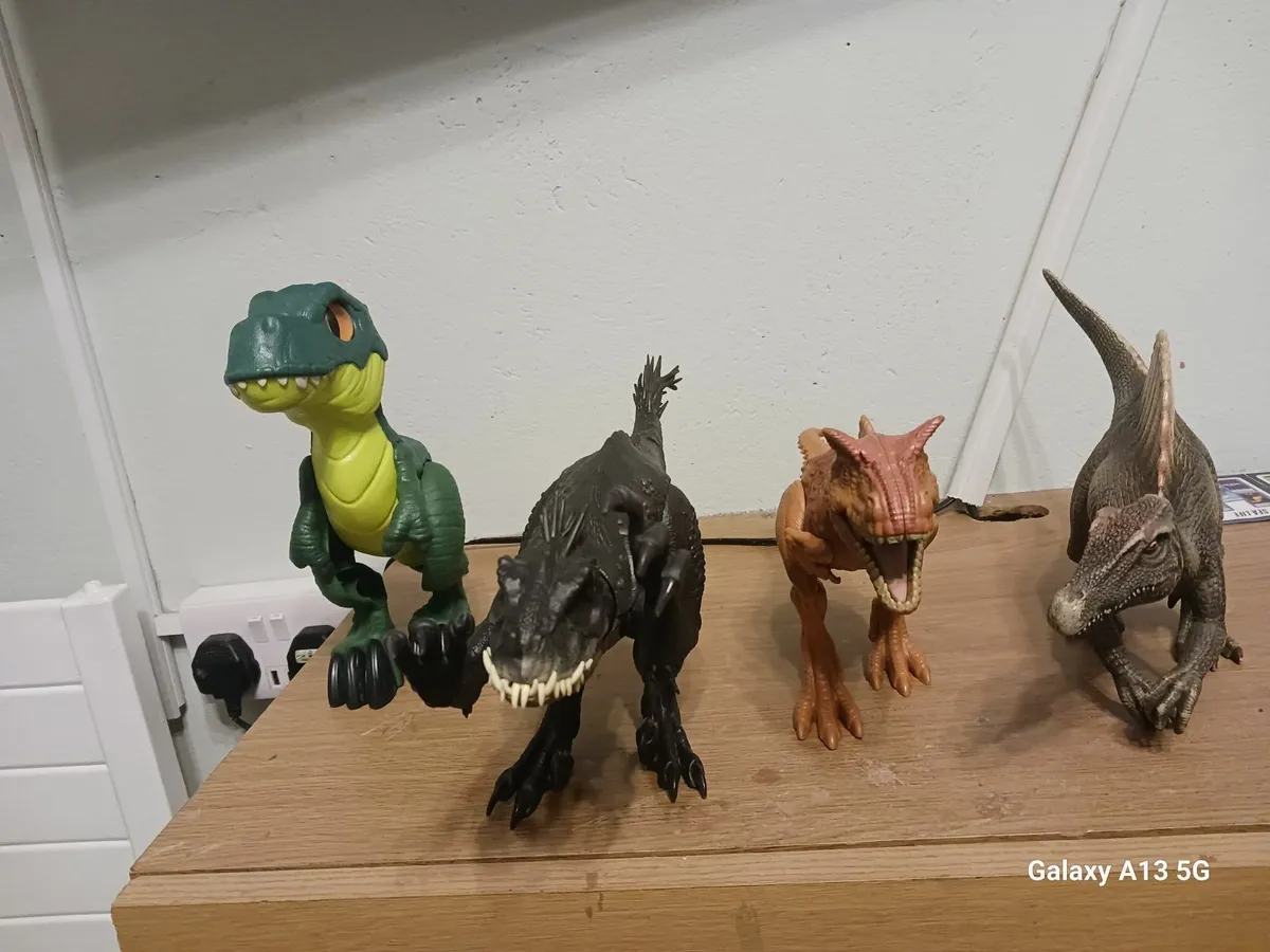 Toy dinasaur - Image 1