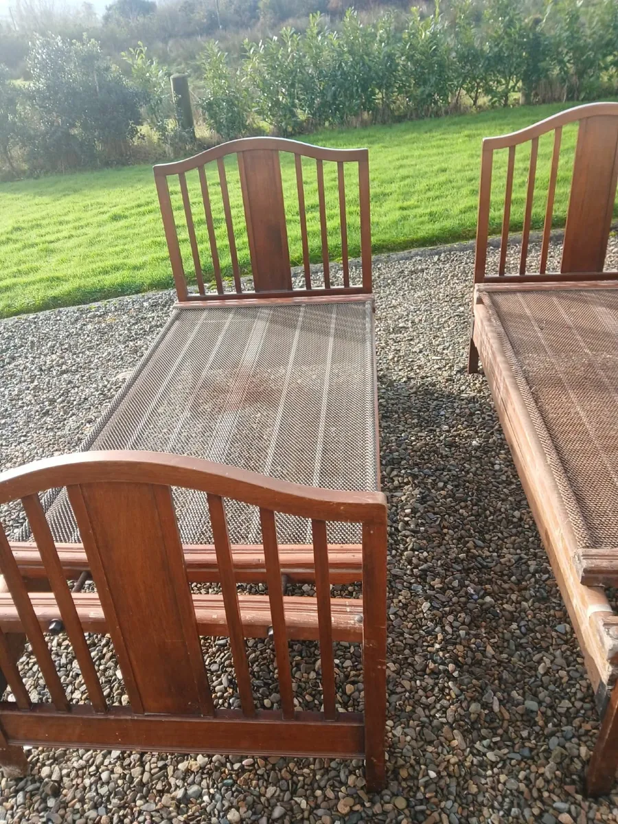 Single beds - Image 3