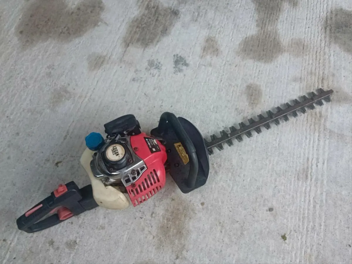 Hedge trimmer - Image 1