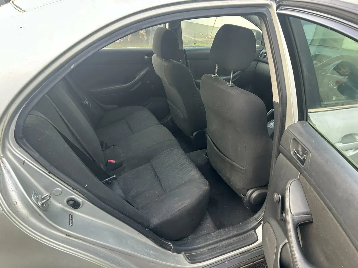 Toyota Avensis 1.6 petrol - Image 3