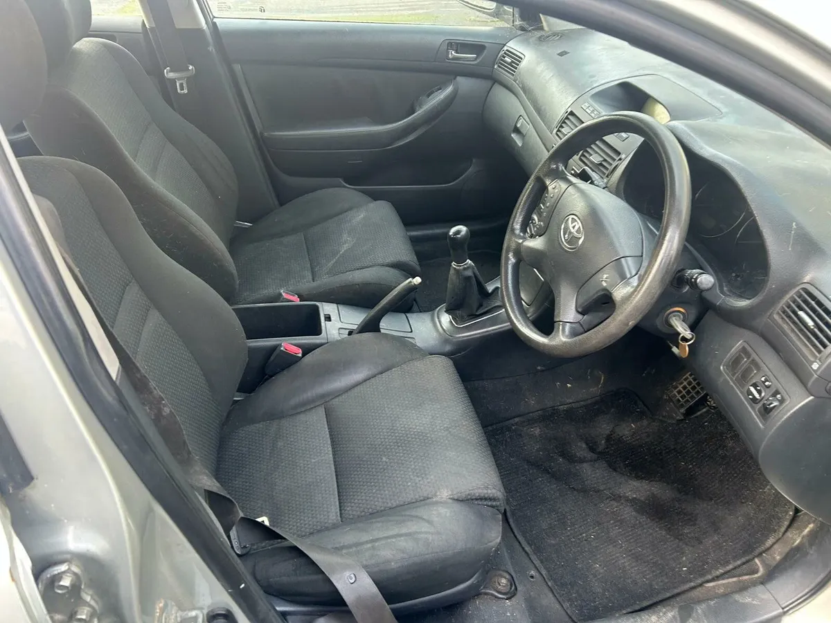 Toyota Avensis 1.6 petrol - Image 4