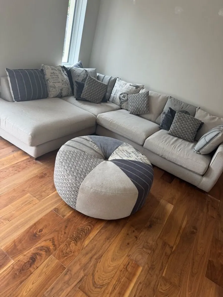 corner sofa - Image 1