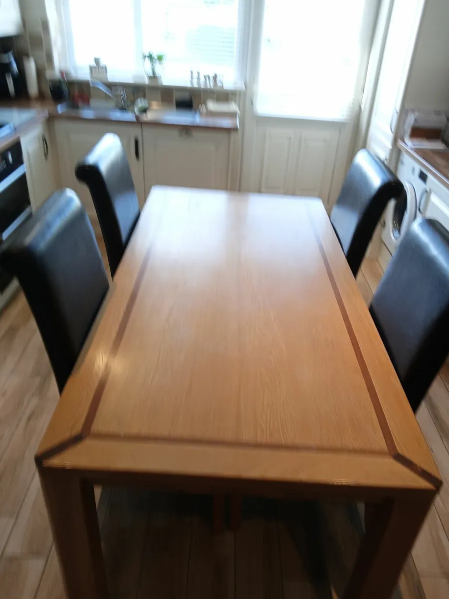 Kitchen table and chairs - Image 2