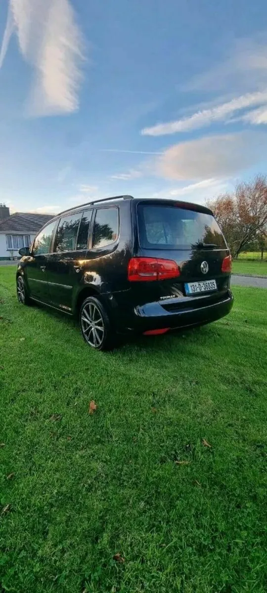 Volkswagen Touran 2013 - Image 1