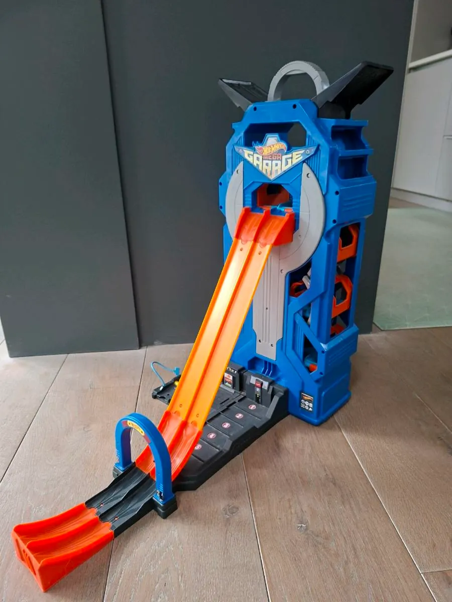 Hot Wheels Mega Garage - Image 3