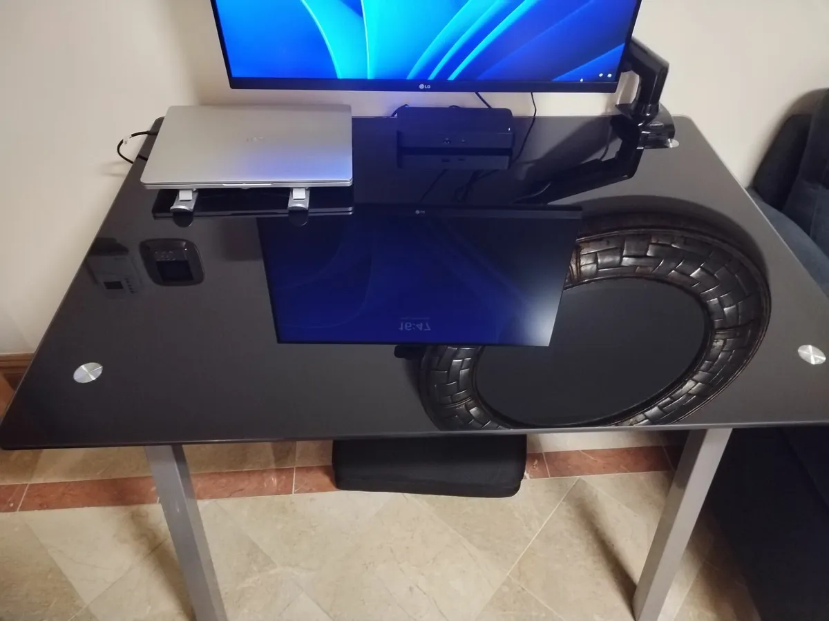 Computer Table - Image 3