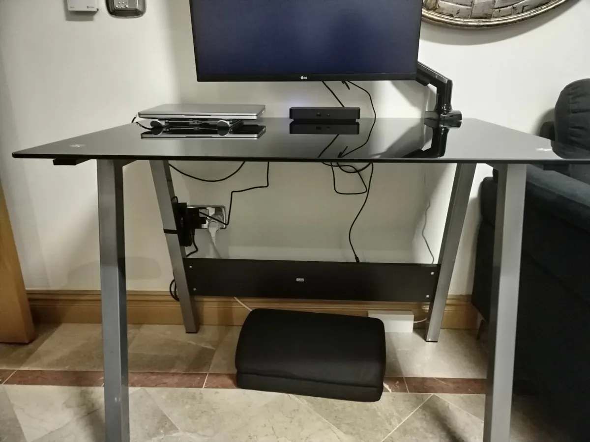 Computer Table - Image 4