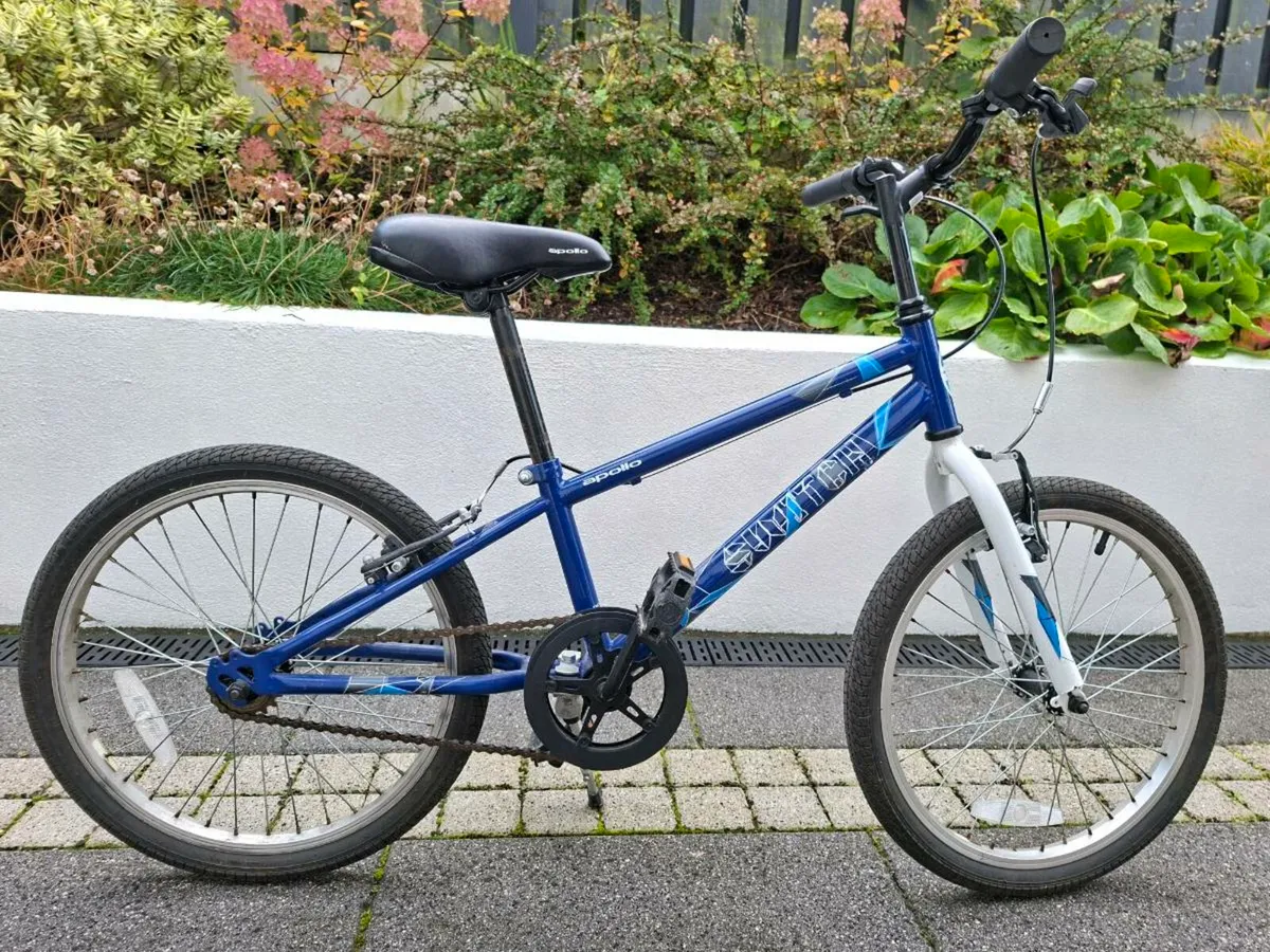Apollo Switch Junior Hybrid Bike - Image 2