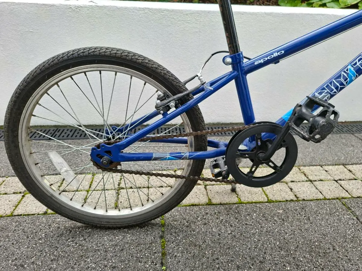 Apollo Switch Junior Hybrid Bike - Image 4