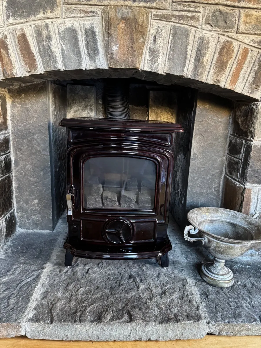 Stanley Oil Stove - Image 1