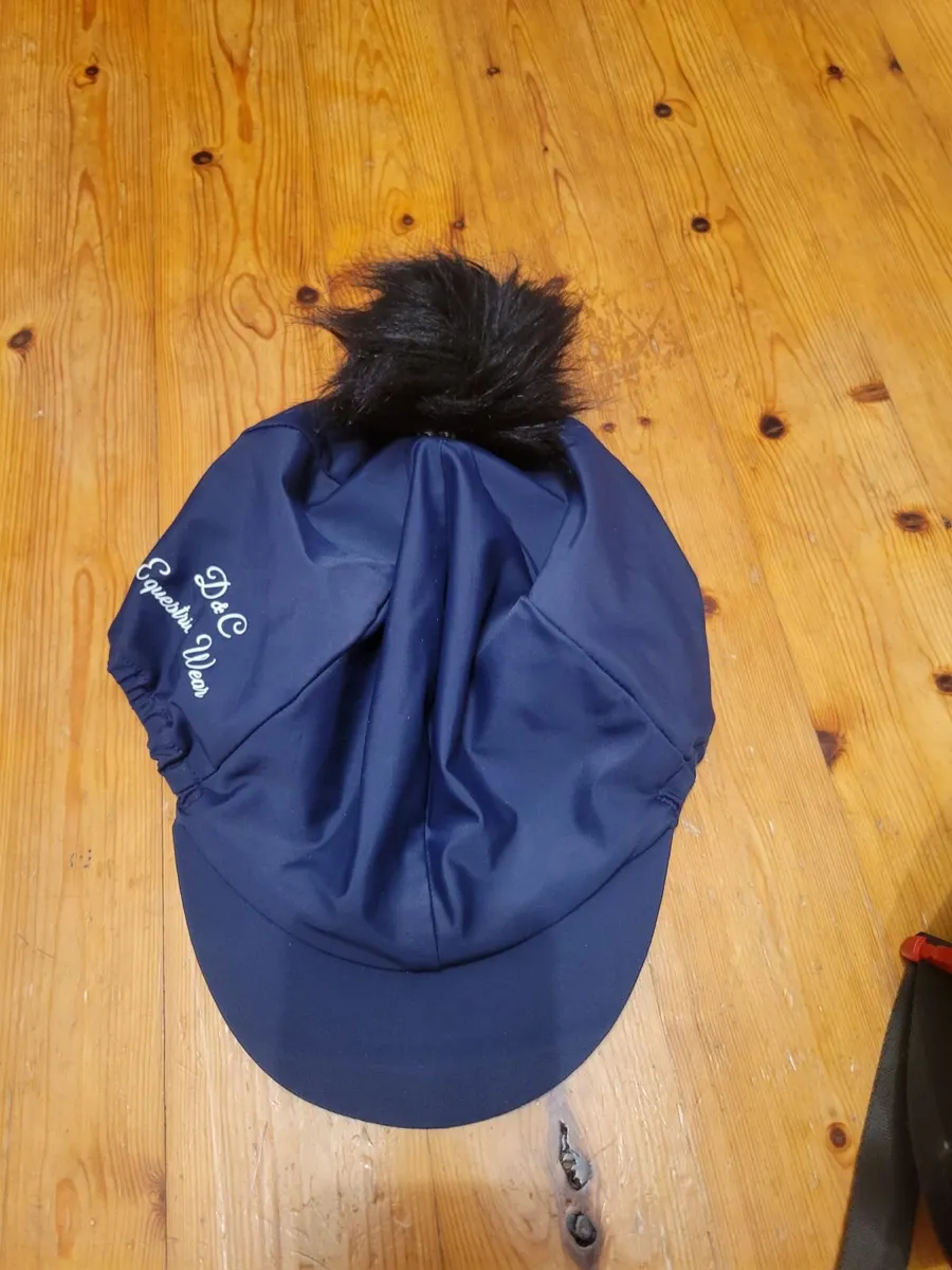 Equestrian Body protector and helmet +2  covers - Image 3