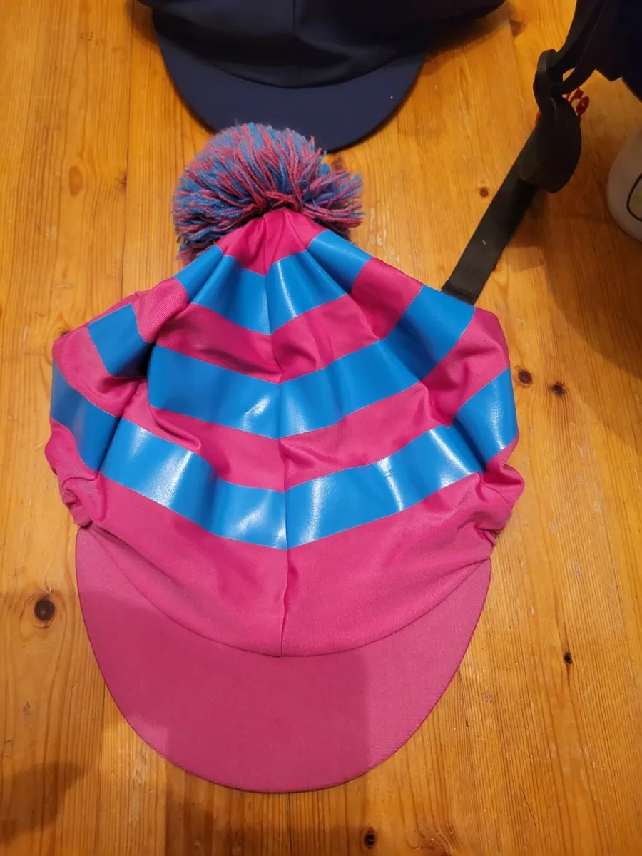 Equestrian Body protector and helmet +2  covers - Image 4