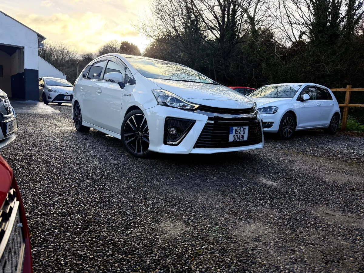 Toyota Prius 2019 Hybrid low mileage - Image 2