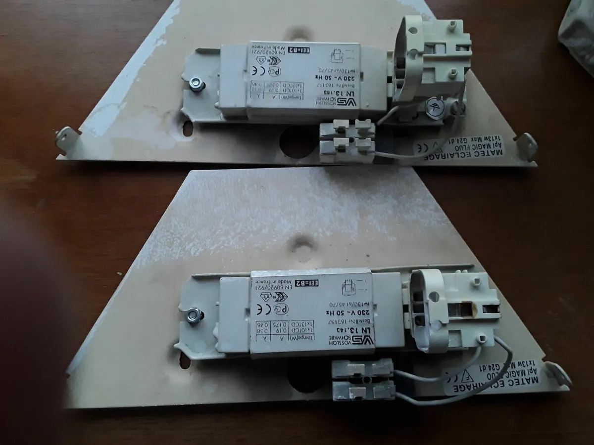 2  small glass wall lights - Image 2