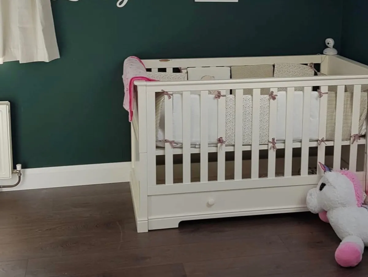 Laminate Floorboards - Image 3