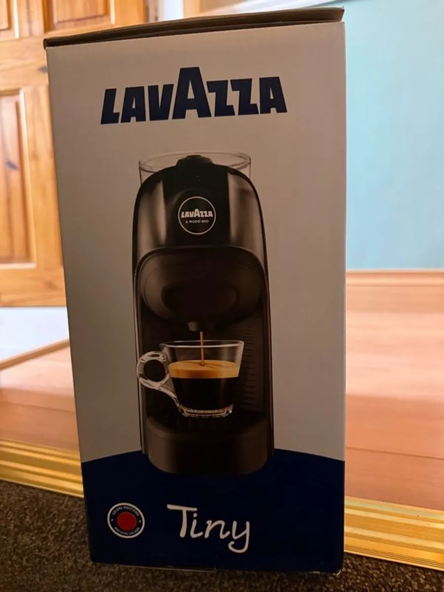 Lavazza Tiny Eco Coffee Machine - Red - Image 2
