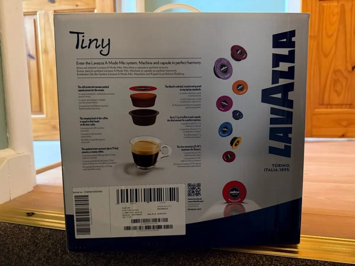 Lavazza Tiny Eco Coffee Machine - Red - Image 4