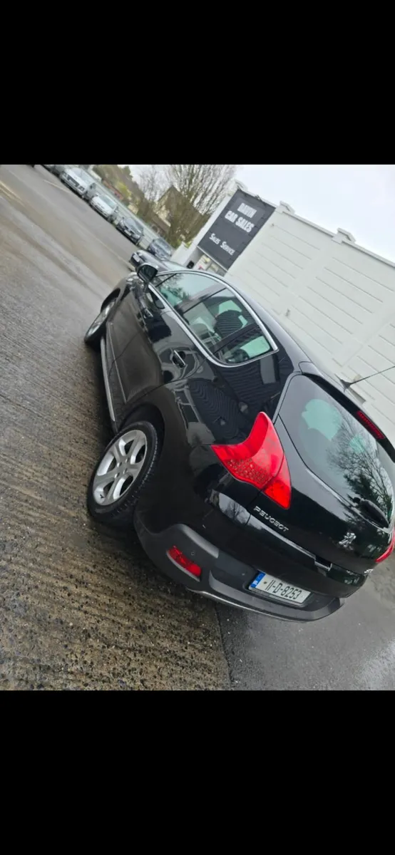 PEUGEOT 3008 1.6 HDi SV Luxury - Image 2