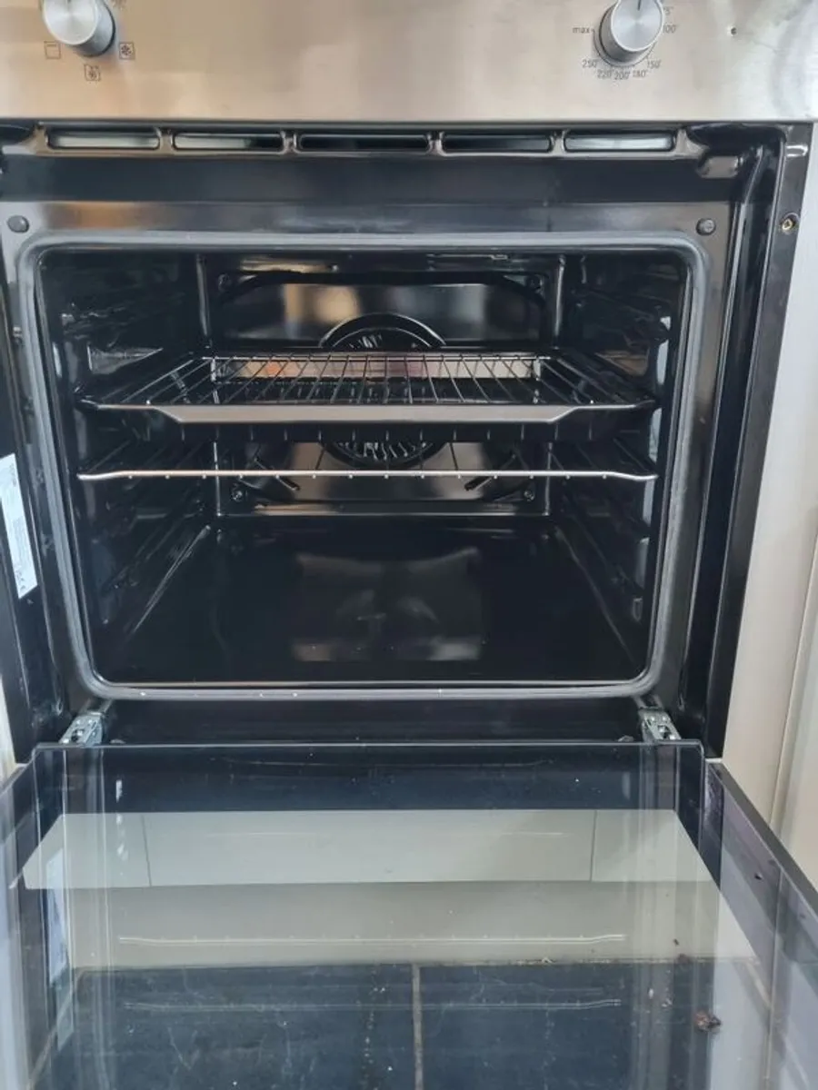 logik lbfanx23 electric oven - Image 2