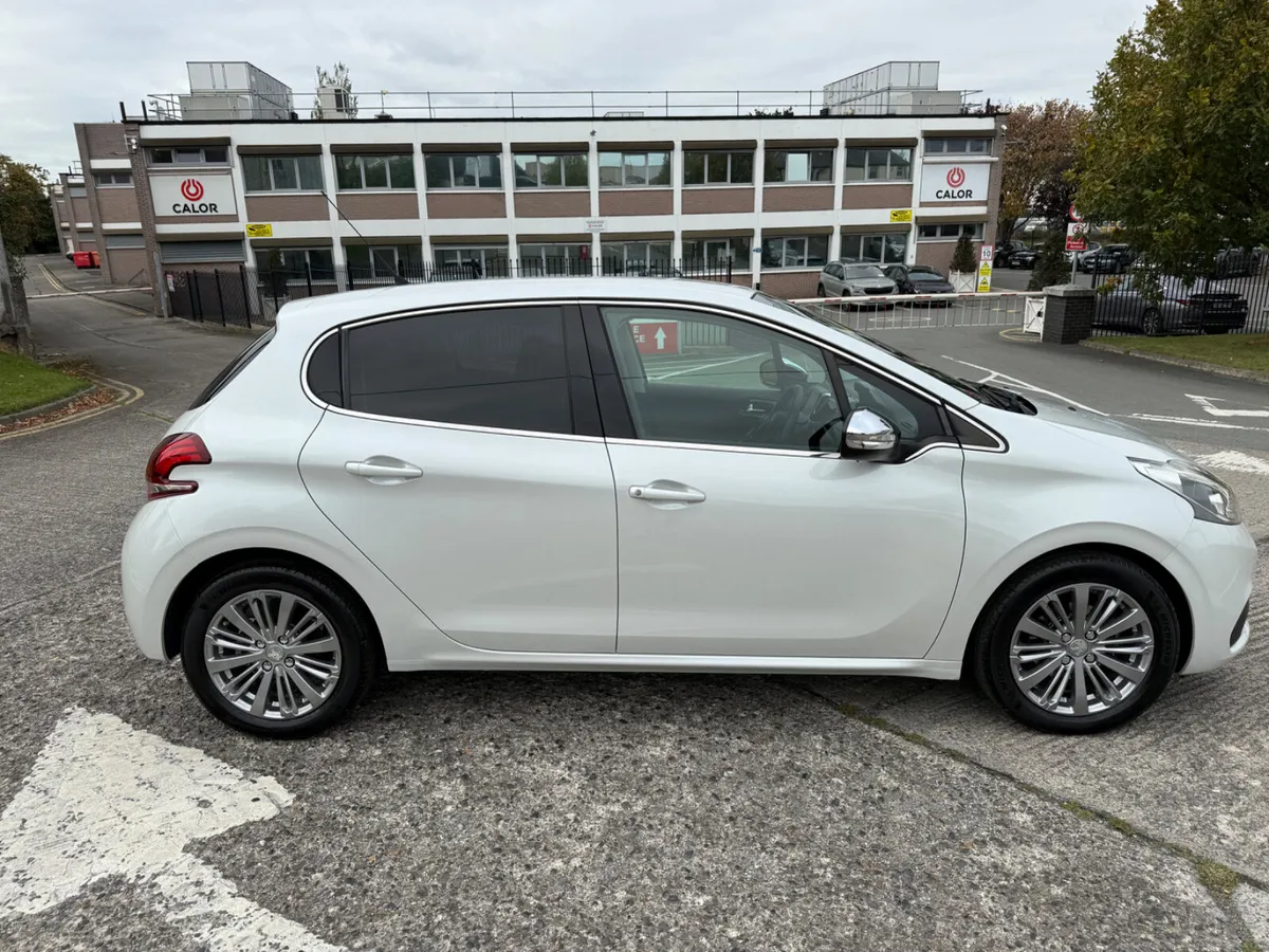 Peugeot 208 2016 1.2 Petrol Auto - Image 4