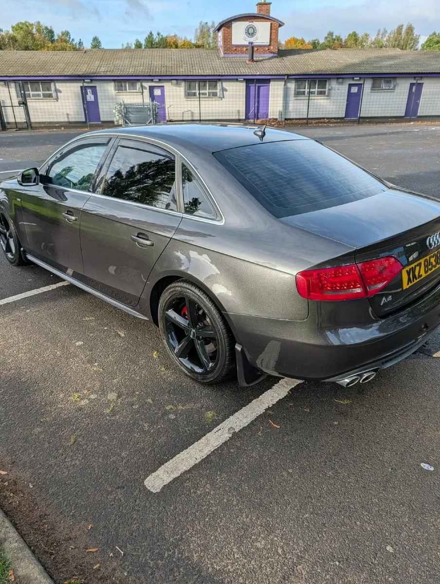 Audi A4 2009 - Image 2