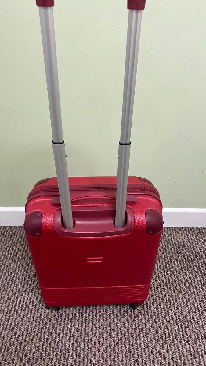 Red cabin suitcase - Image 4