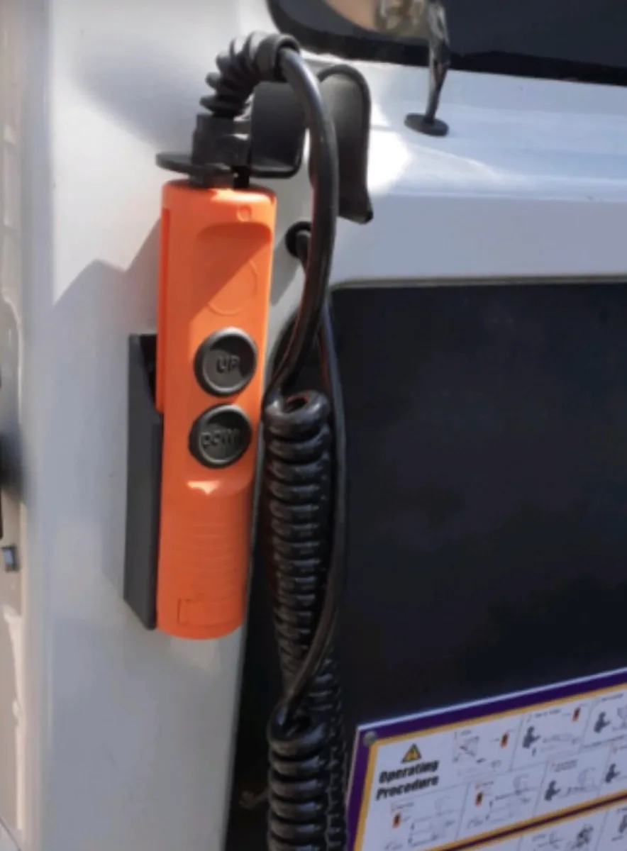 ** PLS Access Wheelchair Lift 12v ** - Image 3