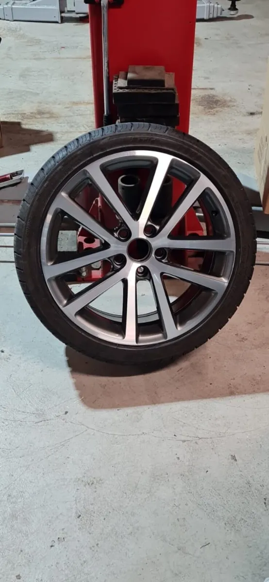VW charleston alloys - Image 1