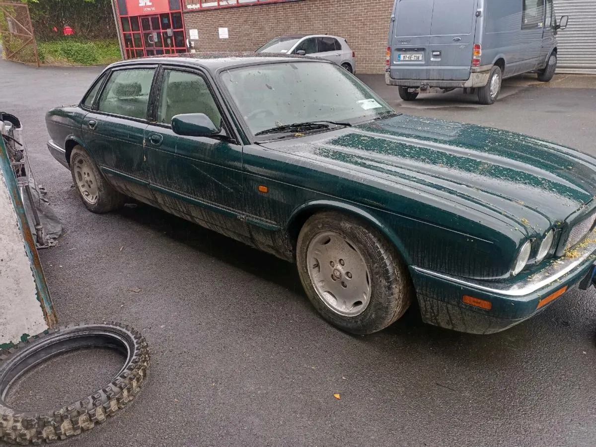 Jaguar xj sport for parts - Image 2