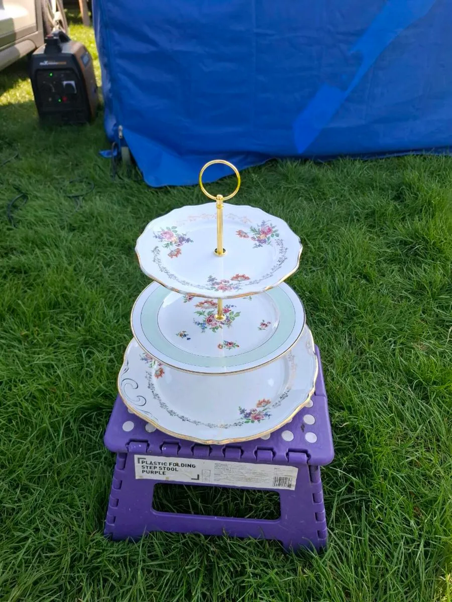 Floral ceramic cake stand postage possible