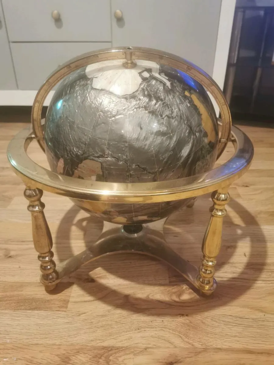 Globe with stand - Image 1