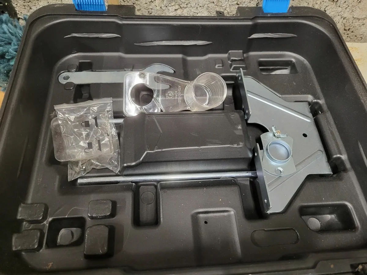 Mcallister 1500w router and 2 bit sets - Image 2