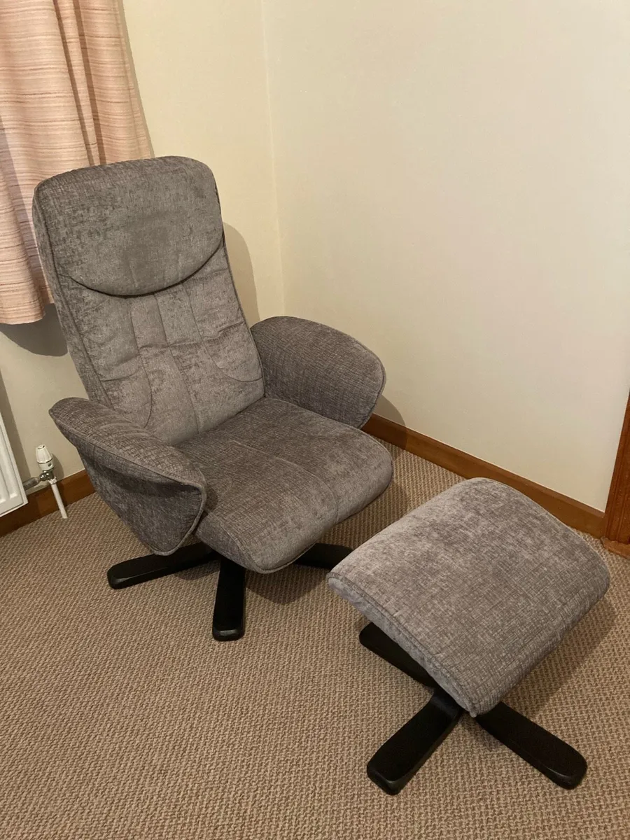 recliner chairs - Image 1