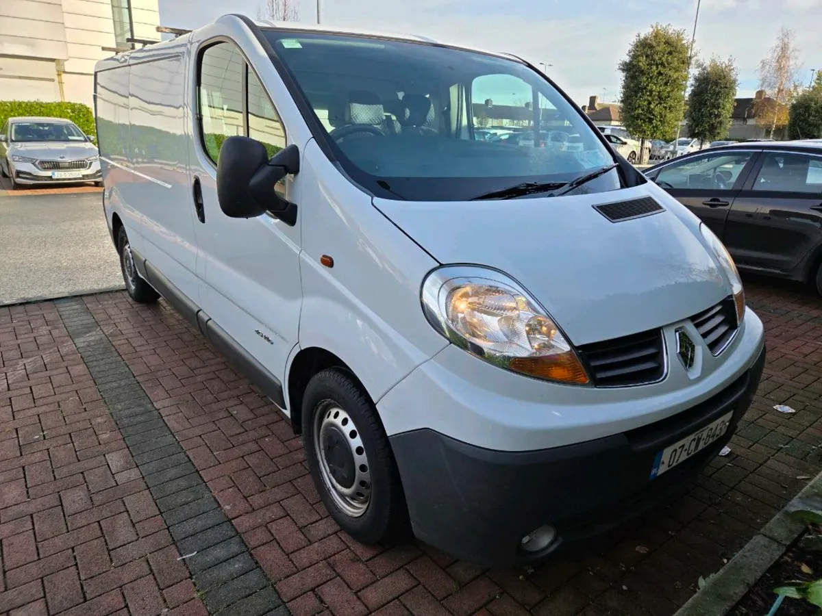 Renault Trafic 2.0 dci lwb - Image 1