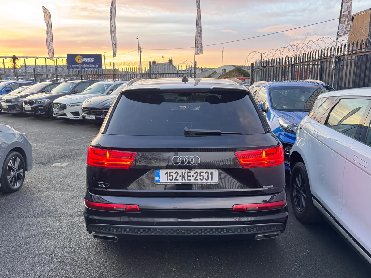 Audi Q7 3.0 Quattro S Line  Glass Roof 7 Seats - Image 4